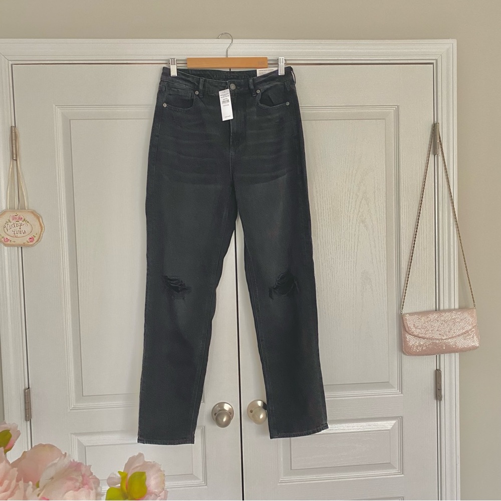 Women’s Size 8 Long- American Eagle Black Mom Straight Leg Jean